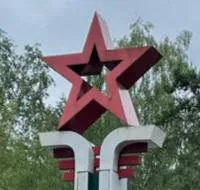 Красная звезда на стелу в Калуге (518402)